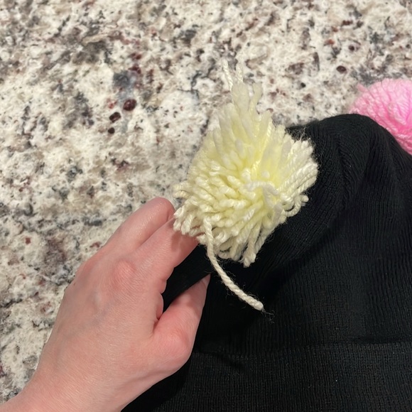 Beanie Local Heros PomPom - Picture 4 of 5